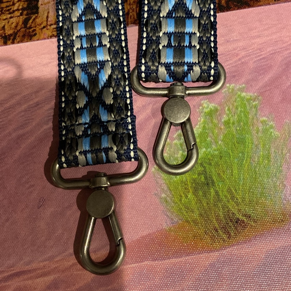 Blue The Sak replacements strap.